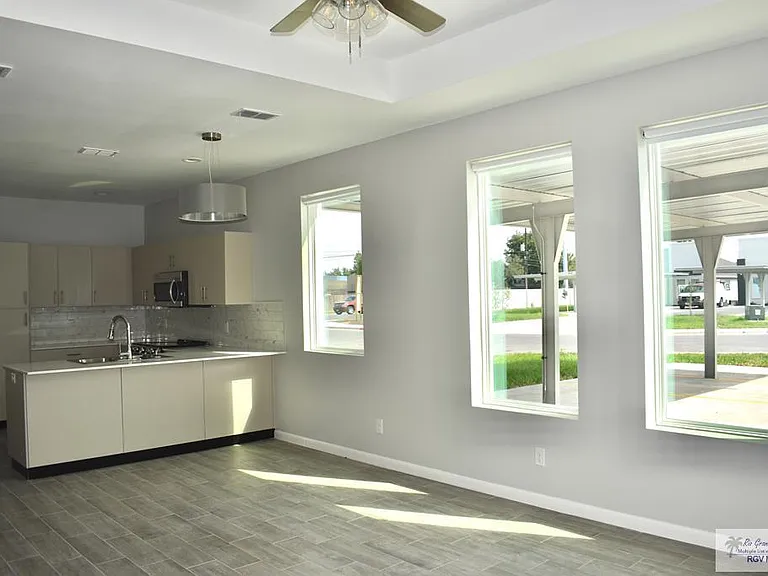 805 W Dove Ave #1 — Photo 7