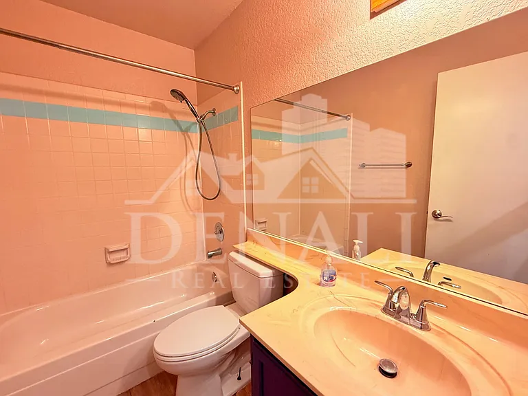 306 E Houston Ave — Photo 20