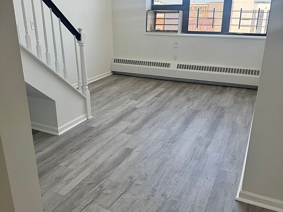 5th image of 210 Straight St #408