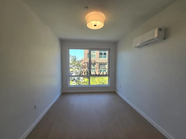 74 Webster St #4D — Photo 7