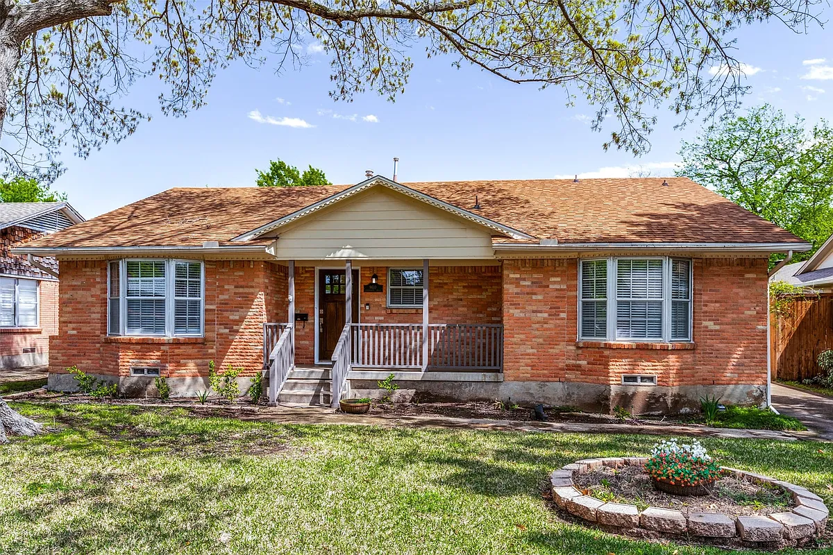 Building Photo - 9610 Livenshire Dr