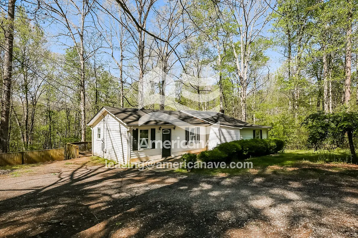 40482_001_front_view_13690939.jpg - 390 Bud Smith Rd