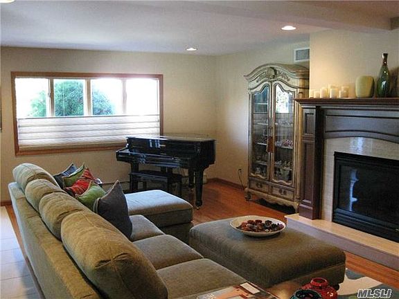 4th image of 15 Midlawn Dr