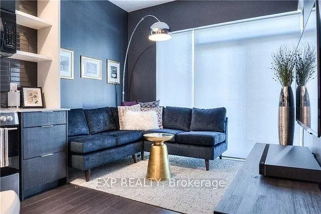 6 Parkwood Ave #201 — Photo 8