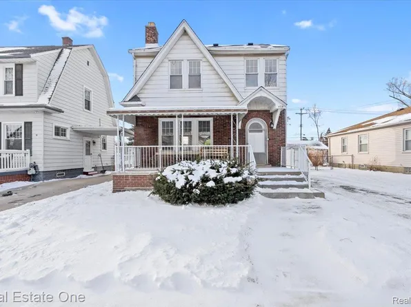 424 2nd St, Wyandotte, MI 48192