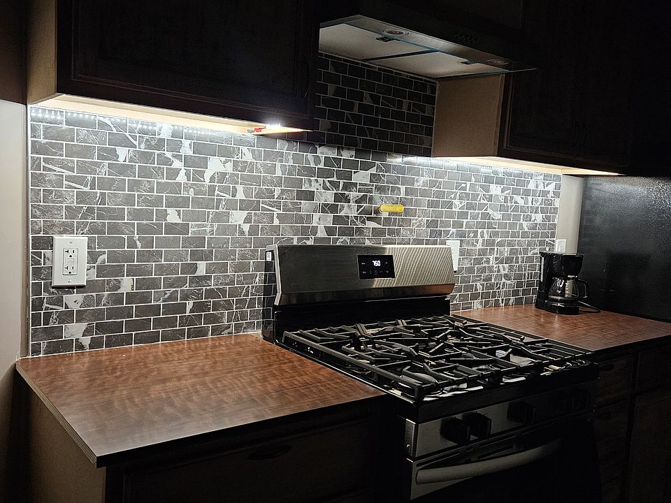 Cabinet lighting