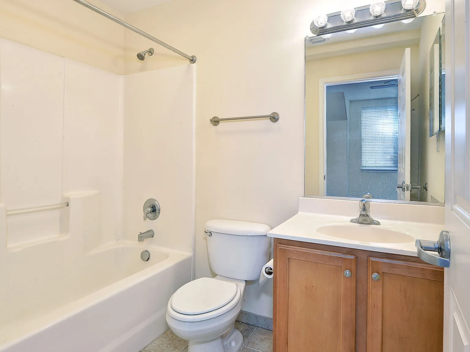 4345 New Town Ave — Photo 1