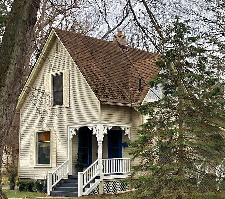Charm & Modern. Look inside!