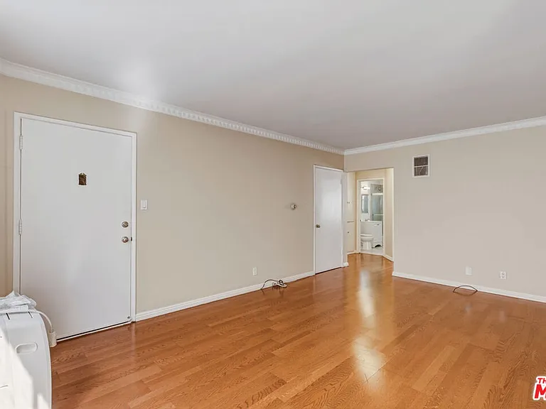 1643 N Formosa Ave — Photo 7