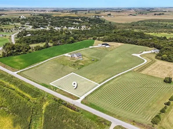 233rd Pl, Pella, IA 50219