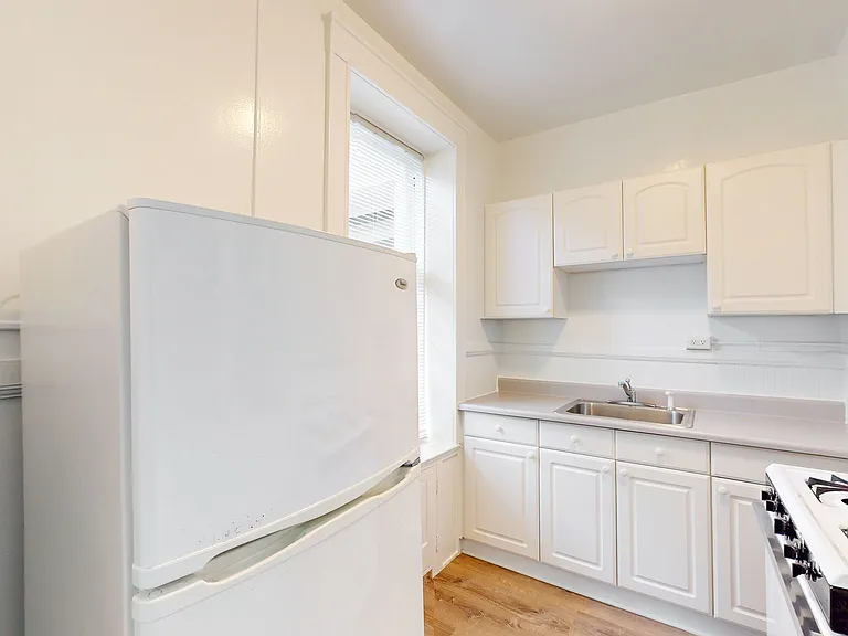 154 Franklin St #206 — Photo 7
