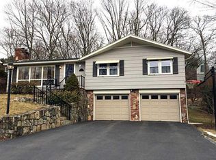 18 Rocky Crest Rd, Cumberland, RI 02864