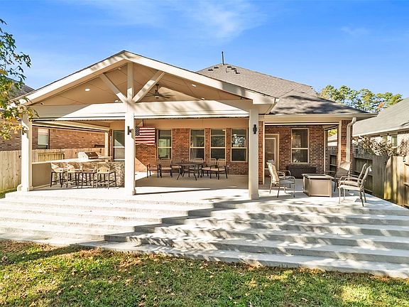 3rd image of 216 Elianne Lace Ct