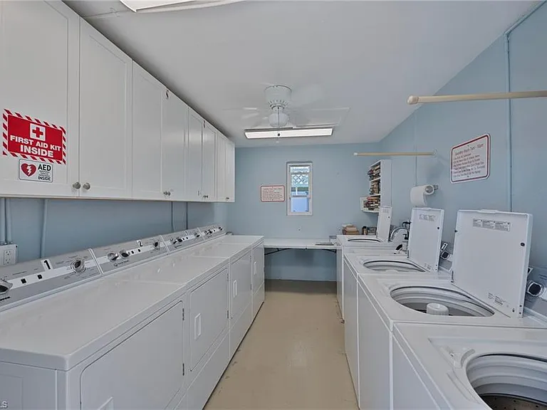1950 Gulf Shore Blvd N #101 — Photo 19