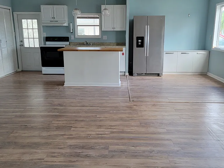 4153 Athens Ave — Photo 2