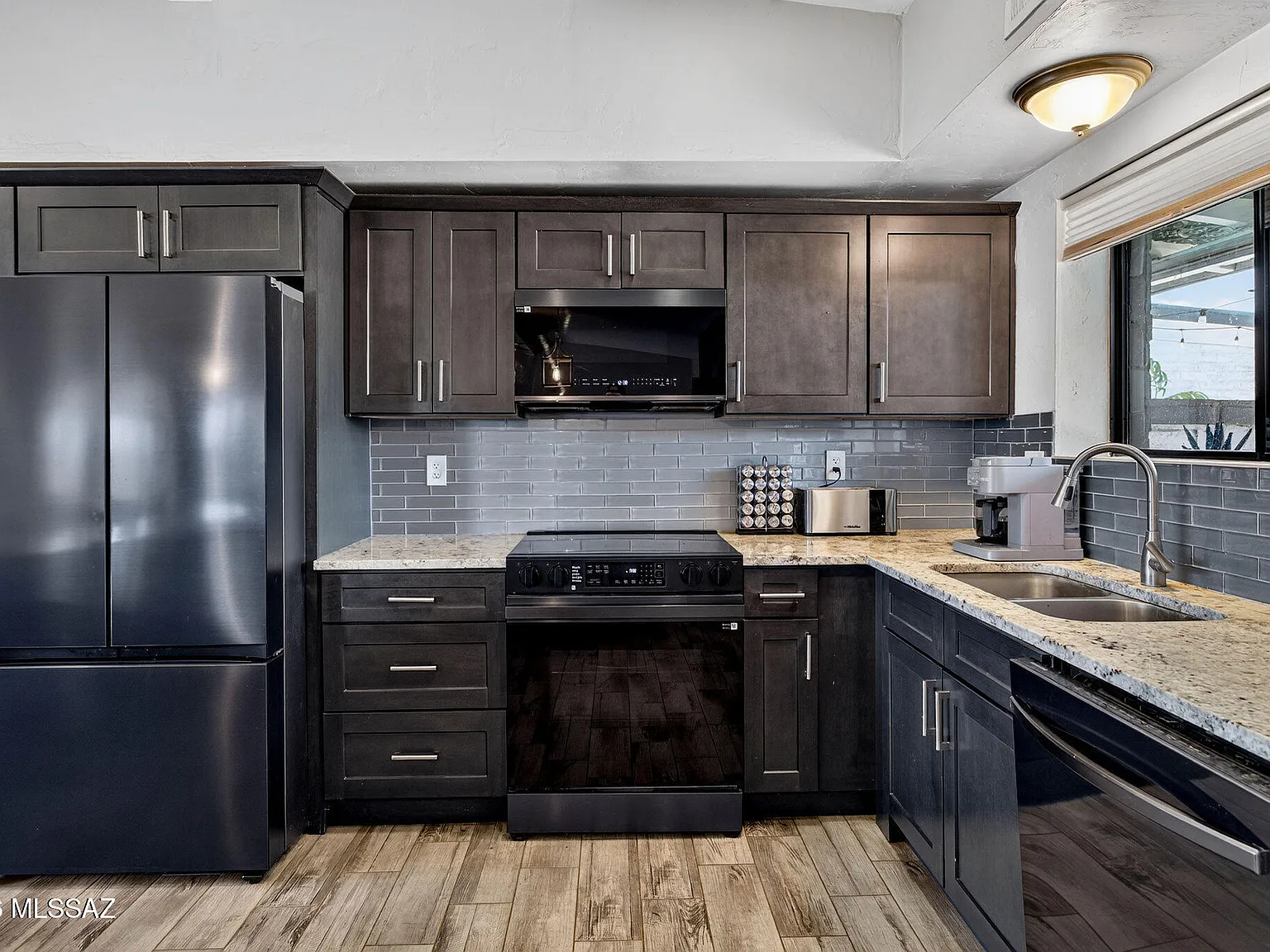 5 bed, 2.0 bath, 3424 sqft, $4,600 — Photo 3