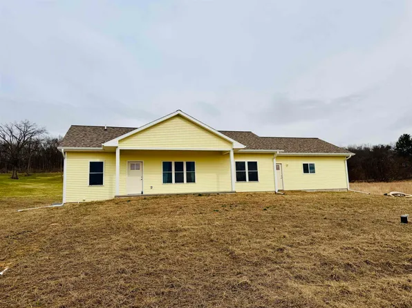 N2577 Pine Tree Rd, Monroe, WI 53566