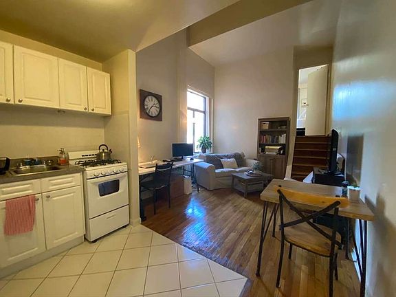 4th image of 329 E 63rd St APT 3c