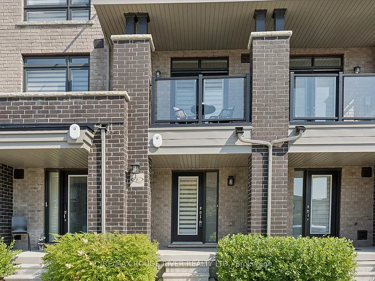 6 Esquire Way — Photo 3