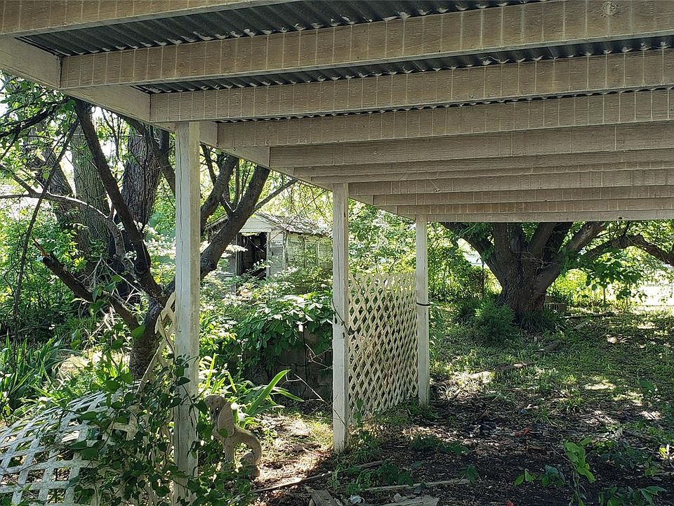 2nd image of 604 N Griffin Ave