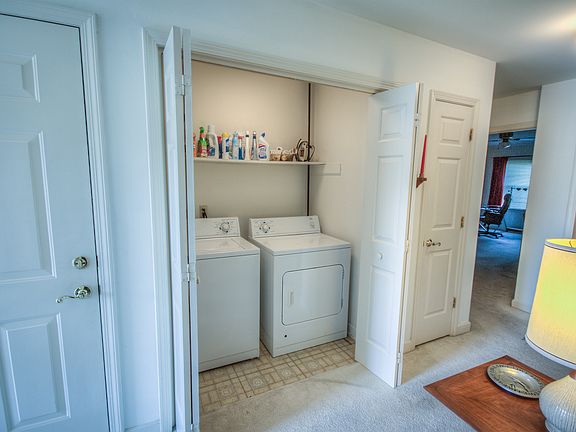 3rd image of 707 Mount Carmel Pl