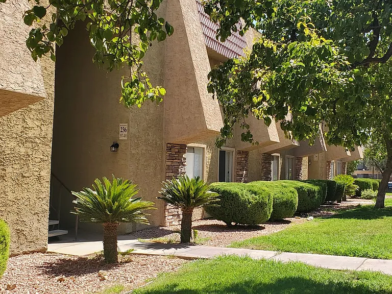 5080 Indian River Dr #400 — Photo 2