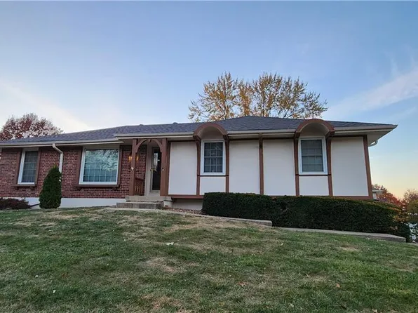 16500 Greenwald Dr, Belton, MO 64012