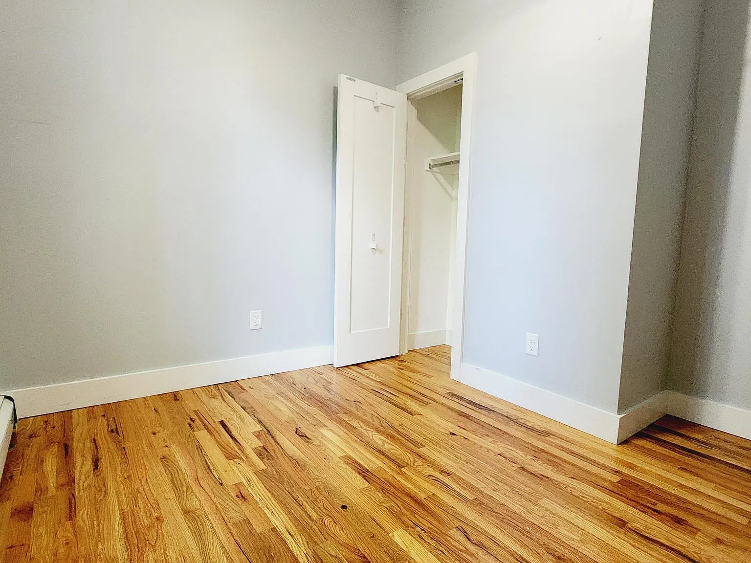 3 bed, 1000 sqft, $2,150 — Photo 3
