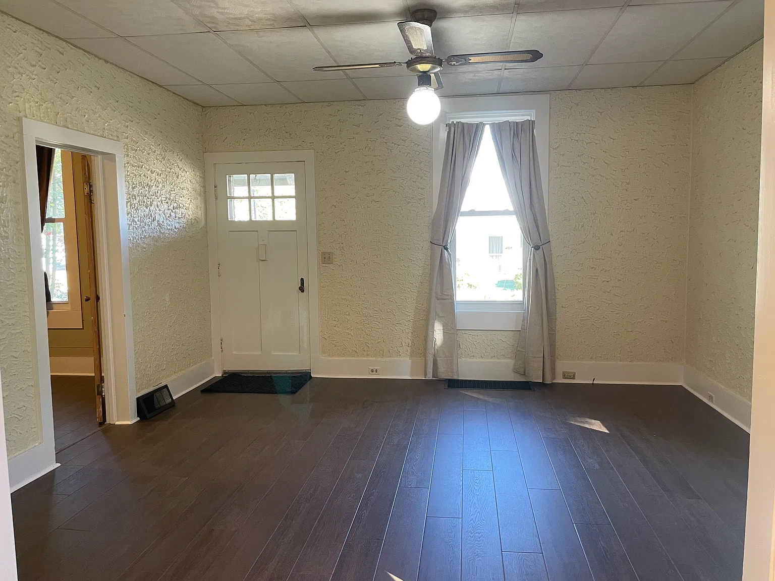 3 bed, 1312 sqft, $1,850 — Photo 3