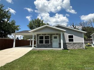 403 E Wells St, Perry, MO 63462