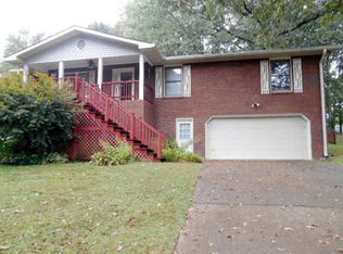 5301 Country Village Dr, Ooltewah, TN 37363