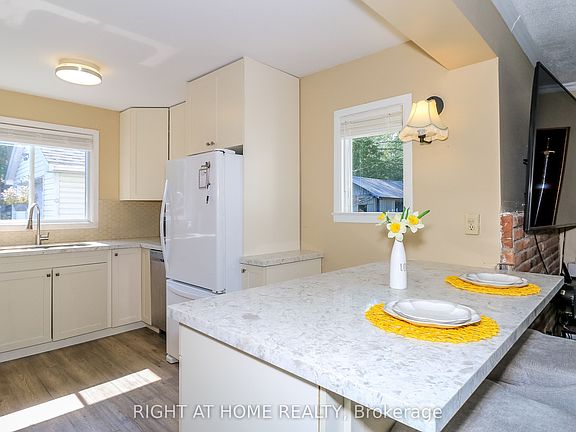 4th image of 774 James St