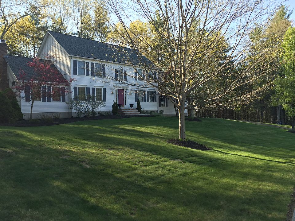 1st image of 56 Winterberry Dr