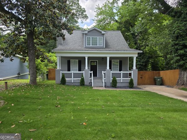 135 Howell Dr SW