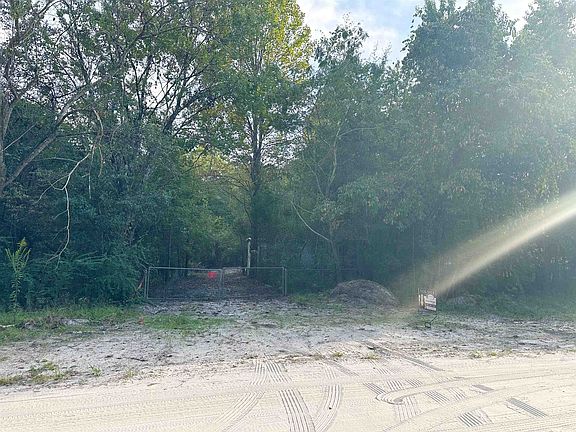 4th image of 1080 Stan Cir
