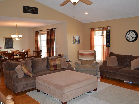 3rd image of 2203 Jonathan Dr