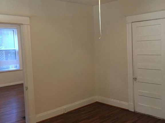 Door to walk in closet