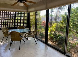 5856 Clubside Dr, Sarasota, FL 34243