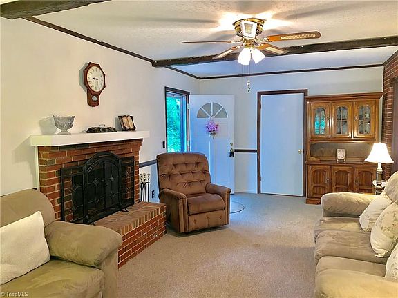 4th image of 3624 Miller Dr