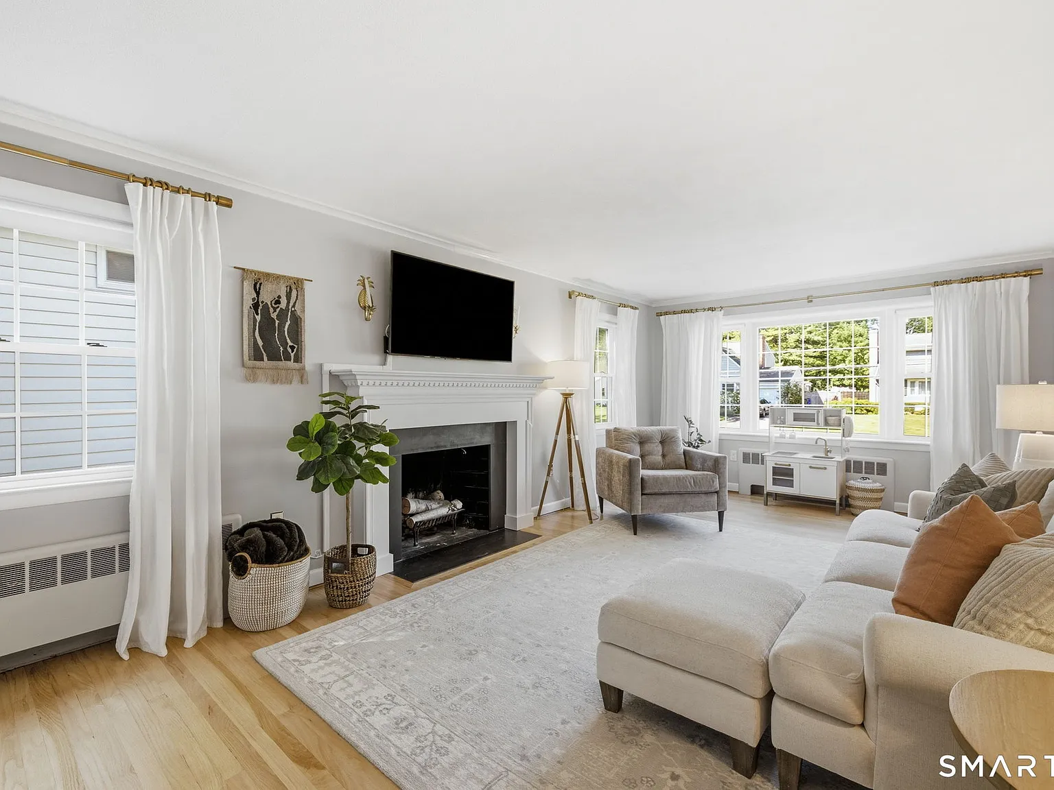3 bed, 1.5 bath, 1805 sqft, $4,000 — Photo 2