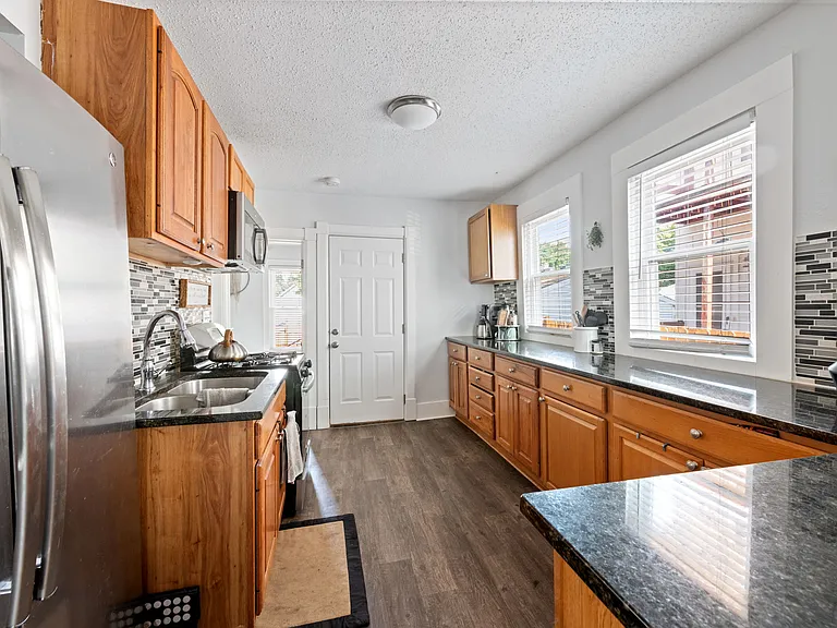 618 Van Buren St NE #1 — Photo 6