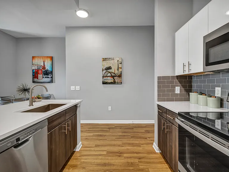 The Quarters Grayson House (Student Housing - Rent by the Bed) — Photo 82