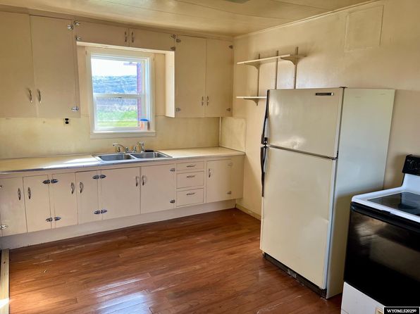 200 E 6th St, Kirby, WY 82430