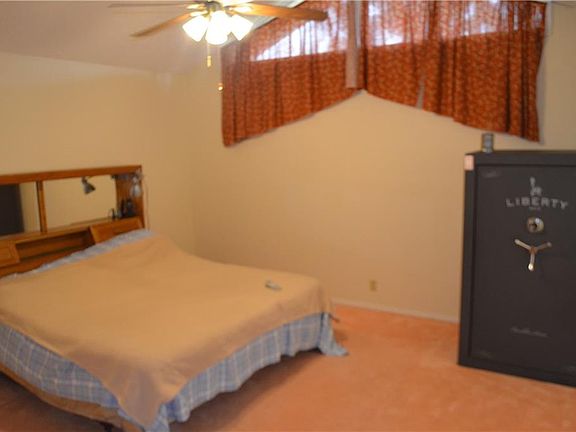 2nd image of 2818 Bonneville Dr