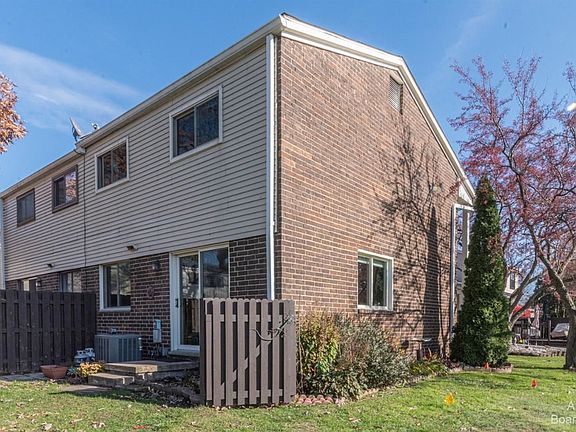 3rd image of 1815 Sheffield Dr