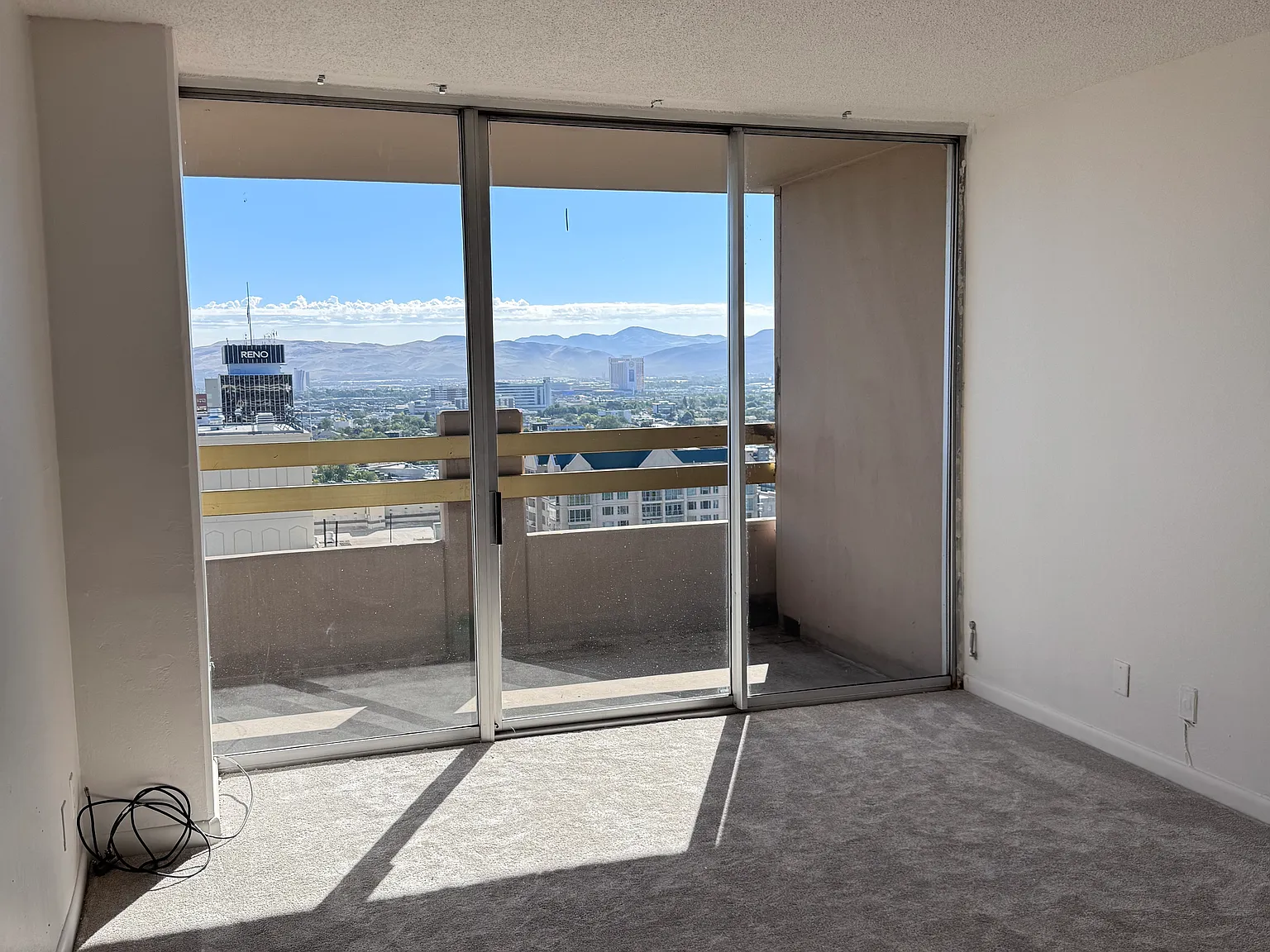 2 bed, 1165 sqft, $2,195 — Photo 3