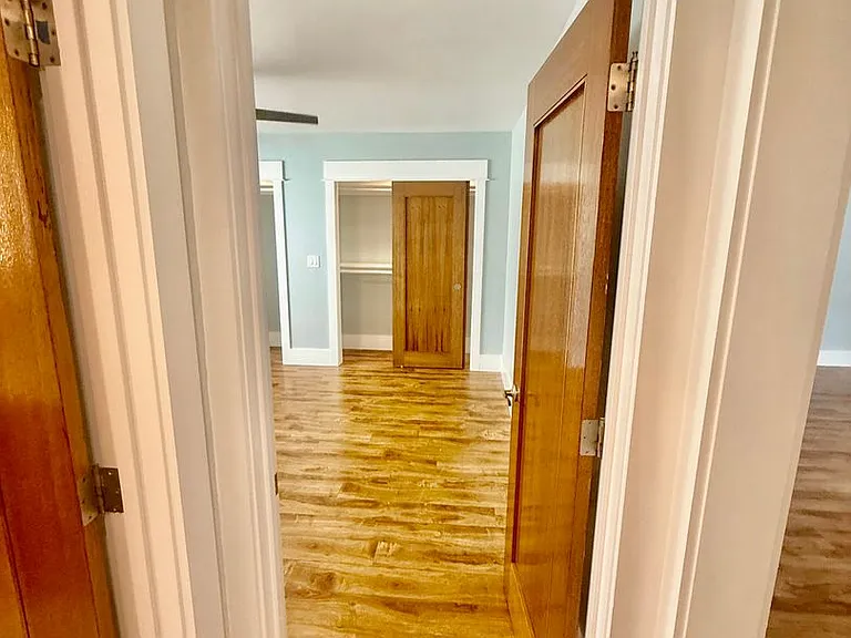 1516 E. 2nd Street — Photo 18
