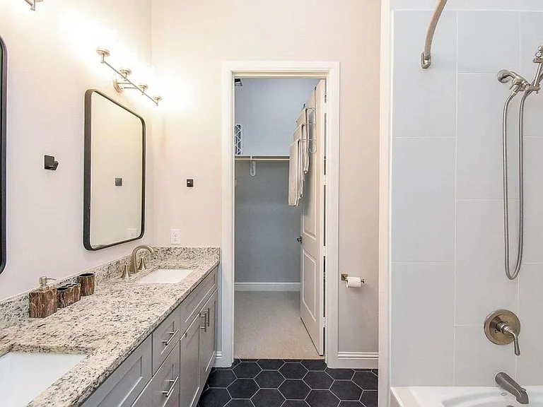 300 Saint Joseph Pkwy #421 — Photo 11
