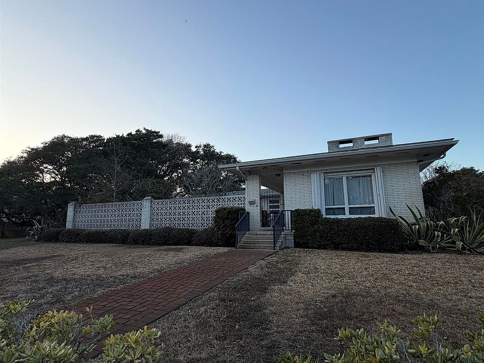2nd image of 4303 Ocean Blvd. N