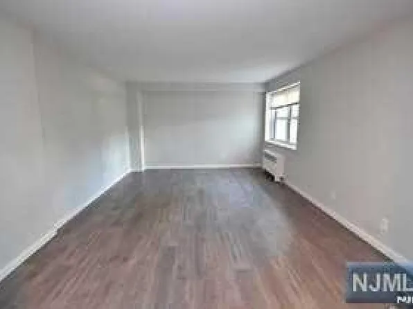 2215 North Central Road image 7 of 8